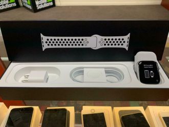 Apple Watch  Series 4 /5 44mm GPS + Cellular 4G LTE