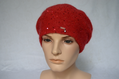 Вязаный берет красного цвета для женщин Vizio Италия фото беретов Визио зима 2022