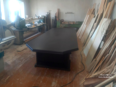 Стол из массива