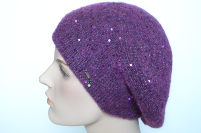 Женский вязаный берет фуксия с пайетками Vizio Италия 6917
