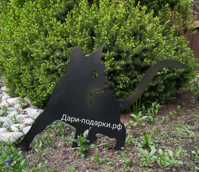 Кот озорник - декор металл 42*46см Без проблем можно воткнуть в землю. Служит стильным украшением сада, а так же прекрасно оберегает урожай на грядках от непрошенных птиц. Россия 1890-021172