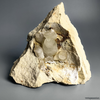 Кальцит, жеода в породе. Россия. 170*145*65мм