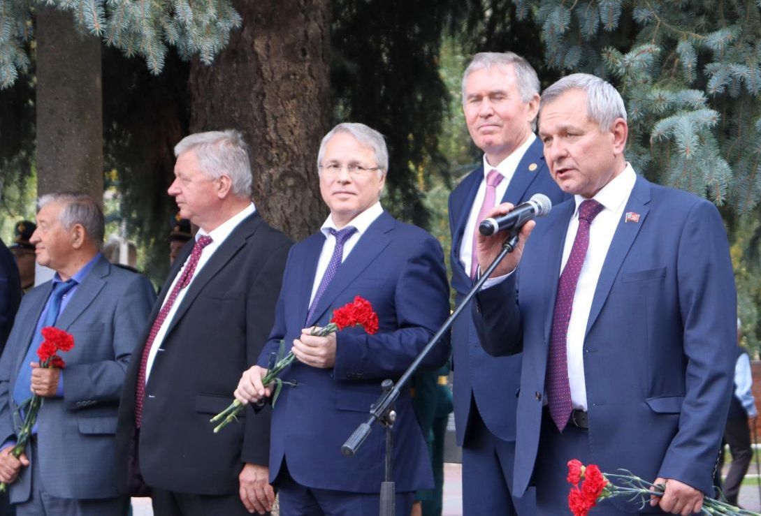 Новости - В подмосковной Коломне открыт памятник выдающемуся конструктору  ракетных комплексов Сергею Павловичу Непобедимому