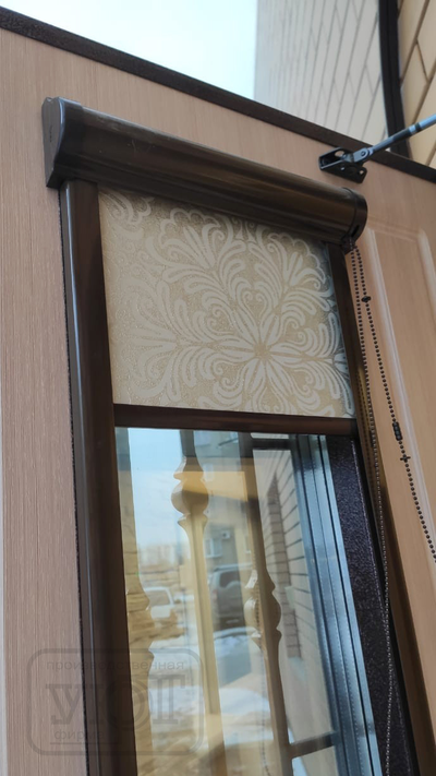 №84. Входная дверь (профильная конструкция + стеклопакет с ковкой)