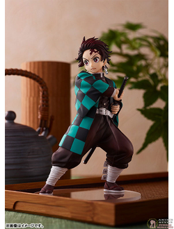 Фигурка Тандзиро Камадо (Kamado Tanjirou Pop Up Parade)