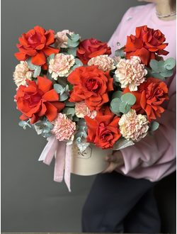 Коробка с французской розой и диантусом