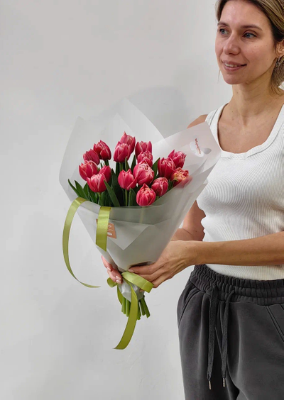 Букет цветов на 8 марта № 711