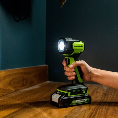 Фонарь аккумуляторный Greenworks G24SL200, 24V, 200 лм