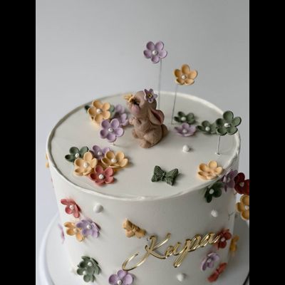 Торт с цветочным декором