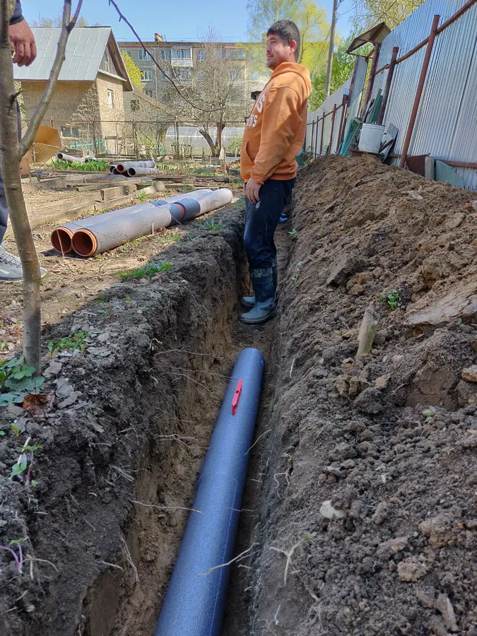 Прокладка труб для септика