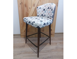 Аренда барный стул Минотти в дизайнерской геометричной ткани