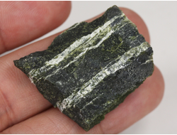 Хризотил-асбест, необработанный образец, Россия, КЧР, Урупский район, Беденский массив, м-ние Мощевая балка (30*27*12 мм, 12 г) №29874