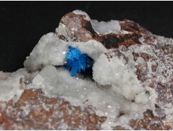 Кавансит, кристаллы на породе, Индия (50*41*20 мм, 47 г) №28638