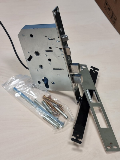 Врезной электронный дверной замок Solity GSP-1000BK GOLD с отпечатком пальца