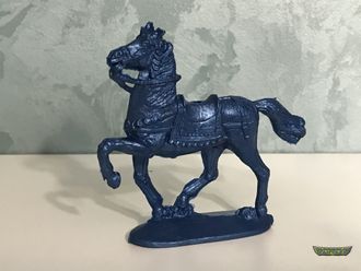 Греческая лошадь, синий полиэтилен.
