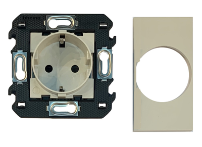 Розетка с заземлением Bticino Living Now 16А 220В, песок, в сборе