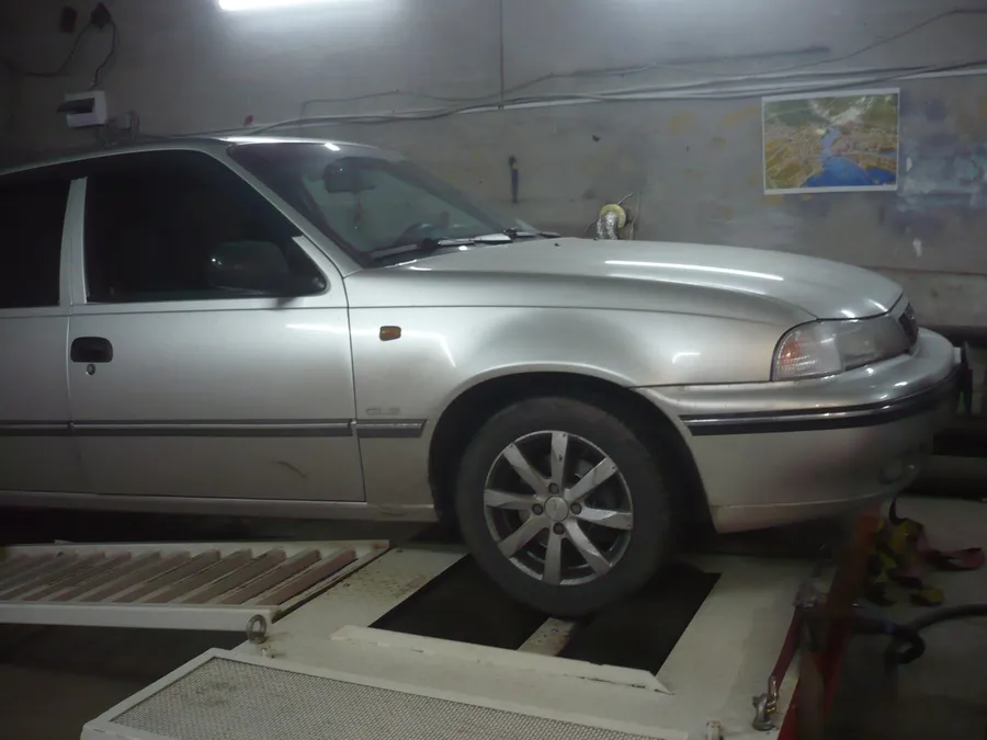 Мотор расточен под 1.8, установлены заводские валы от 1.8, заменен коленвал под 1.8 мотор, убран катализатор, все остальное сток.