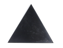Пластина из Шунгита от ЭМИ на магните, треугольник, полированная (65*65*65 мм, вес: 16 г) №25509