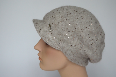 vizio-1042-w-kepka-italiya-vyazanaya-bezhevaya