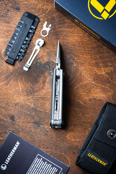 Leatherman Charge + с чехлом на кнопке, клипсой и битами