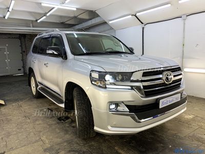 Рестайлинг Toyota Land Cruiser 200 Executive Lounge из 2007-2015 в 2020