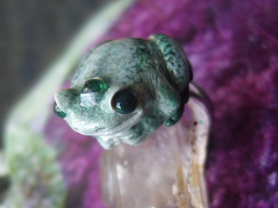 Кольцо-талисман с изумрудом "Исполняющая желания, Древняя Лягушка"