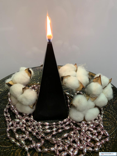 Свеча черная Пирамида (до 10ч. горения).