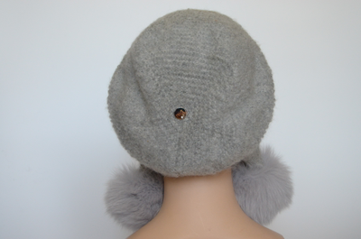 Шапка капор с помпонами женская фото итальянской шапки ушанки Вицио