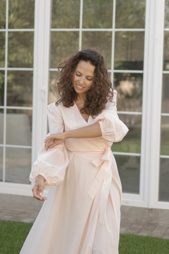 Будуарное платье-халат с поясом (персиковое)