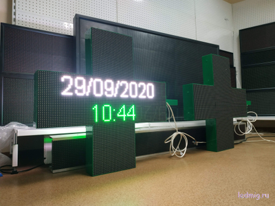 Светодиодный аптечный крест 780*780мм RGB Р8