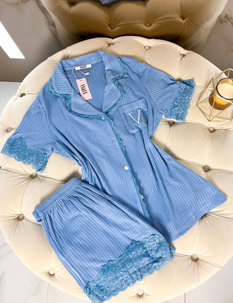 Домашняя одежда Виктория Сикрет с кружевом цвет голубой