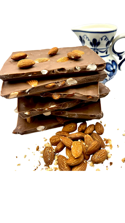 Молочный шоколад с миндалем
