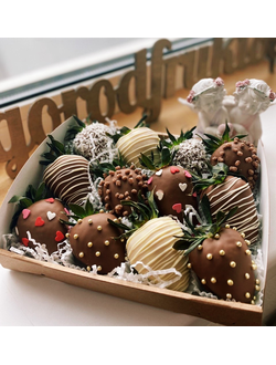 Бокс на 12 клубничек