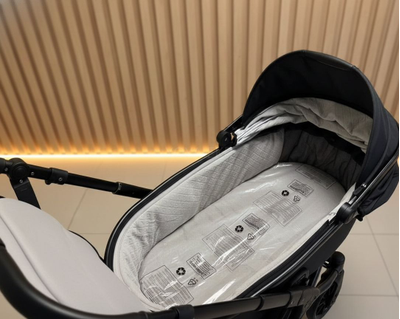 Детская коляска 3 в 1 Luxmom 999 Черный