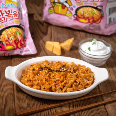 Корейская лапша Samyang Hot Chicken Flavor Ramen Carbonara со вкусом острой Карбонары, 130 гр