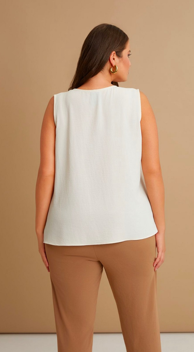 Топ с угловым вырезом