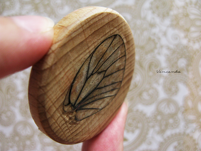 Сказание о бабочке. Деревянная брошь с крылом бабочки, эко-украшение