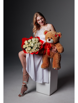 Букет из 25 белых роз+мишка