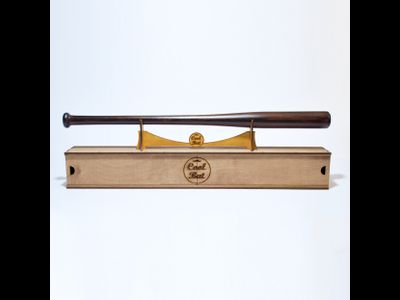 Подставка под бейсбольную биту