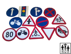 Комплект "Дорожных знаков" для изучения ПДД (13 шт. на подставке)