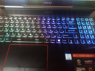 MSI GE63 RAIDER RGB 8RF-632RU ( 15.6 FHD 120HZ I7-8750H GTX1070(8GB) 8GB 1TB + 128SSD )