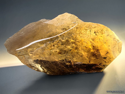 Рутил  в дымчатом кварце. Россия.   195*110*65мм