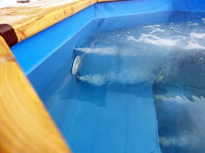 Купель джакузи с подогревом с гидромассажем 200 х 200 см, с техническим помещение и со ступенями