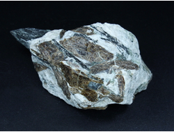 Лампрофиллит, Кольский п-ов, Хибины (78*47*32 мм, 148 г) №26373