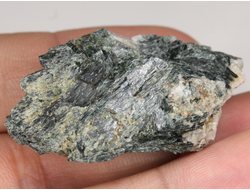 Актинолит, Россия, Северный Кавказ, КЧР, река Большой Блыб (42*22*13 мм, 14 г) №29616