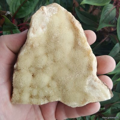 Кальцит на окисленной породе. Россия. 116*111*37мм