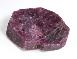 Корунд красный (рубин), кристалл, Мьянма (44*35*15 мм, 54 г) №28657