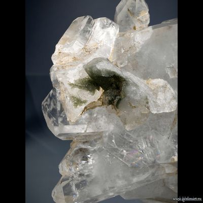 Горный хрусталь с включениями хлорита. Северная Осетия.