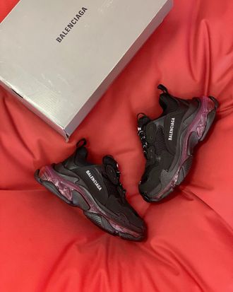 Кроссовки Balenciaga Triple S черные с фиолетовой подошвой в Чите