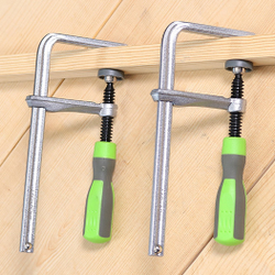 Винтовая струбцина для установки в паз